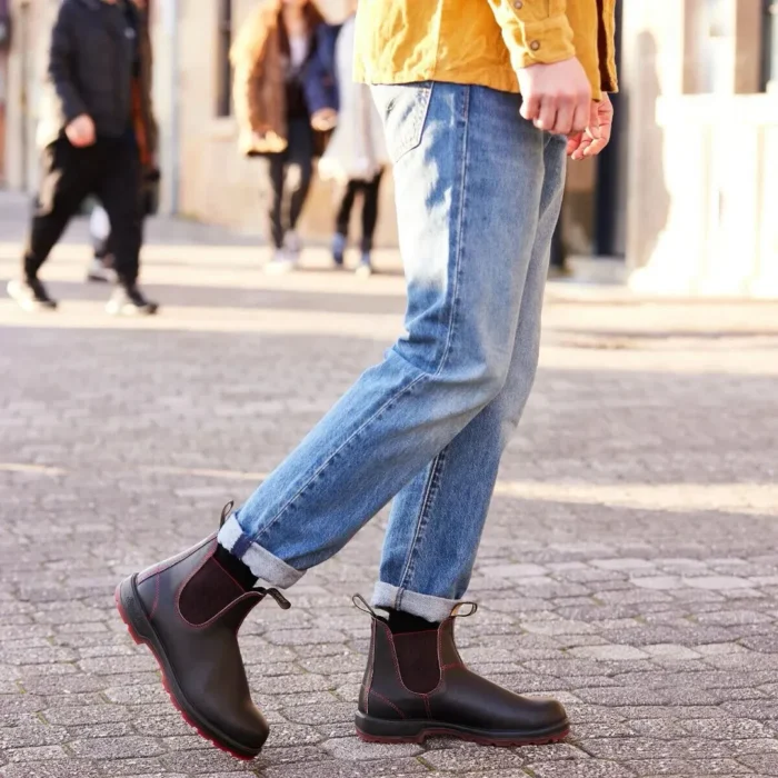 Blundstone 2342 Black Red Chelsea Boots - Image 2