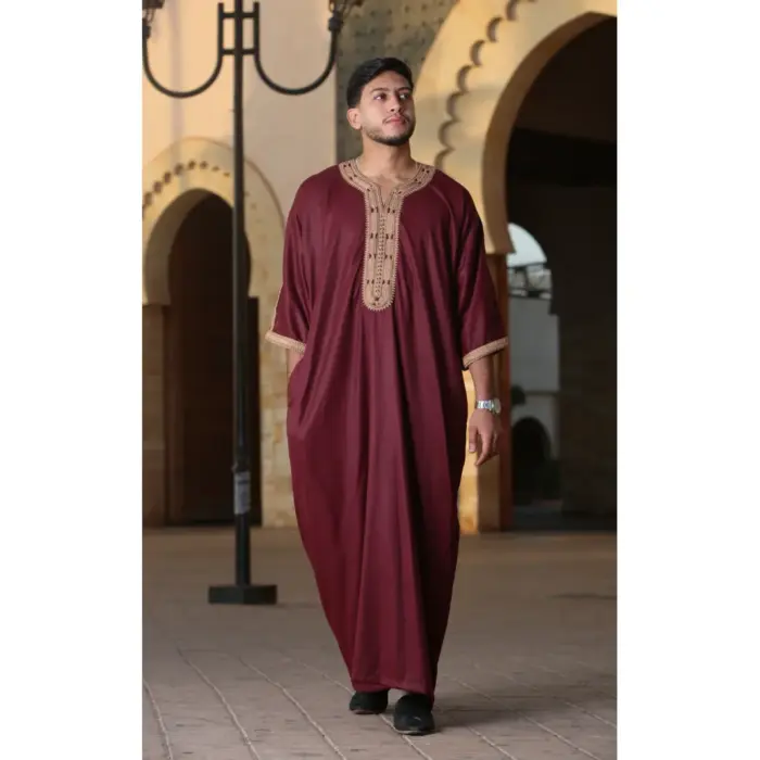 Men's Marron Moroccan Thobe Short Sleeve Gandoura Gold Embroidery Kaftan - Image 2