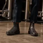 Endura 301 - Black Leather Chelsea Boots - Image 3