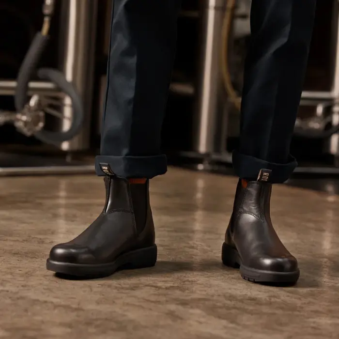 Endura 301 - Black Leather Chelsea Boots - Image 3